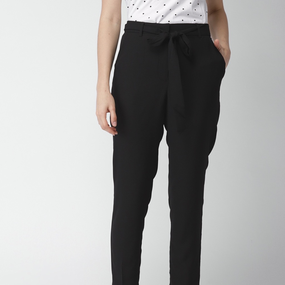 Black High Waisted Tie Crepe Skinny Pants, Size M